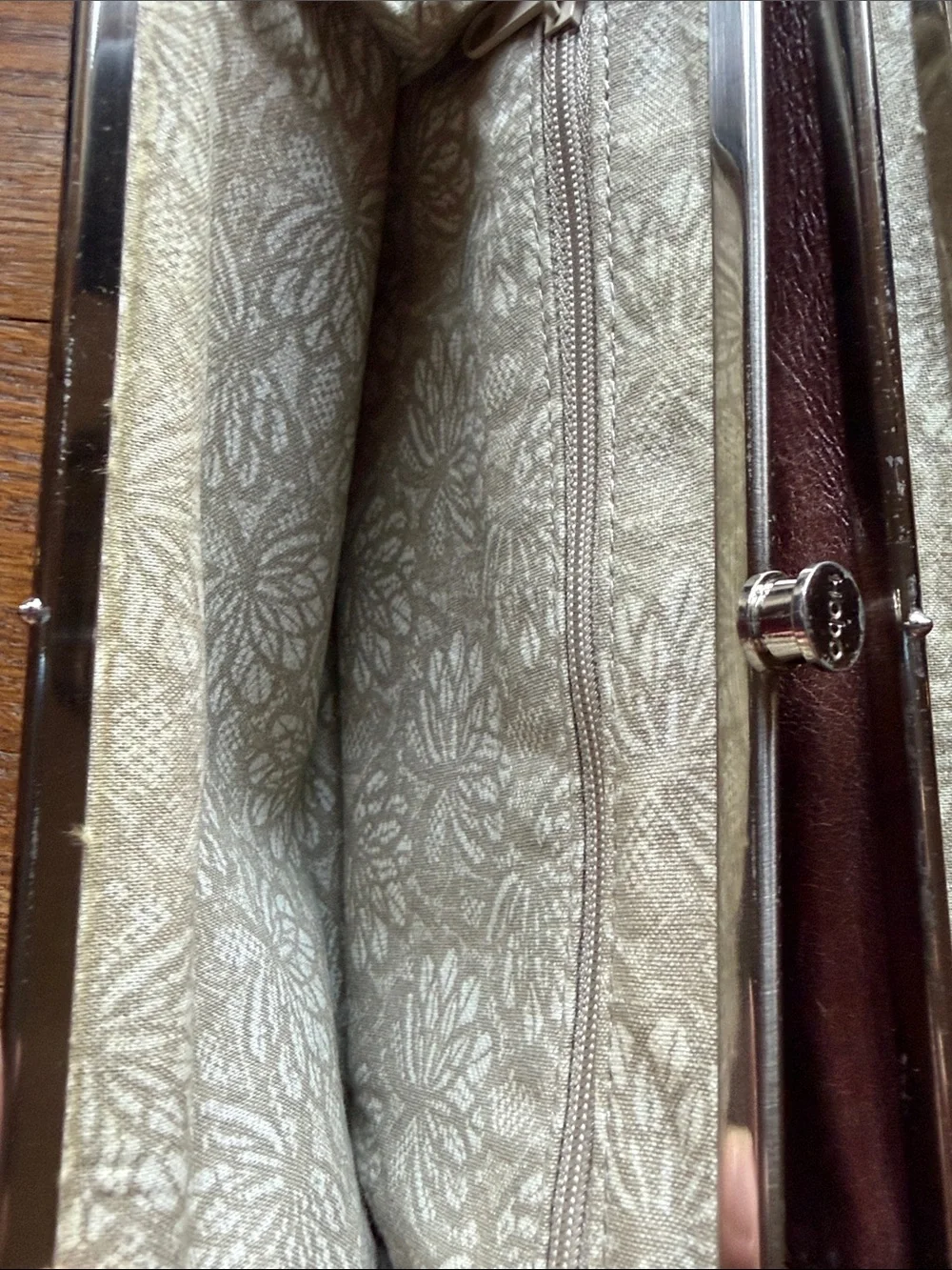 Hobo International Brown Leather Frame Wallet Kiss Lock Clutch Organizer